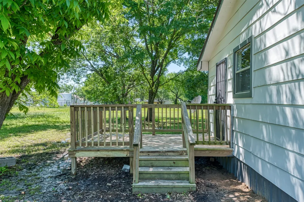 103 Ivy Street Goodlow, TX 75144