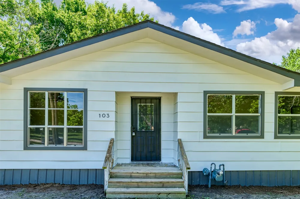103 Ivy Street Goodlow, TX 75144
