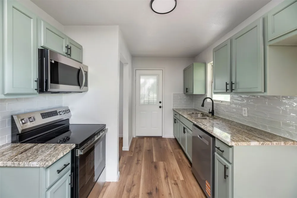 103 Ivy Street Goodlow, TX 75144