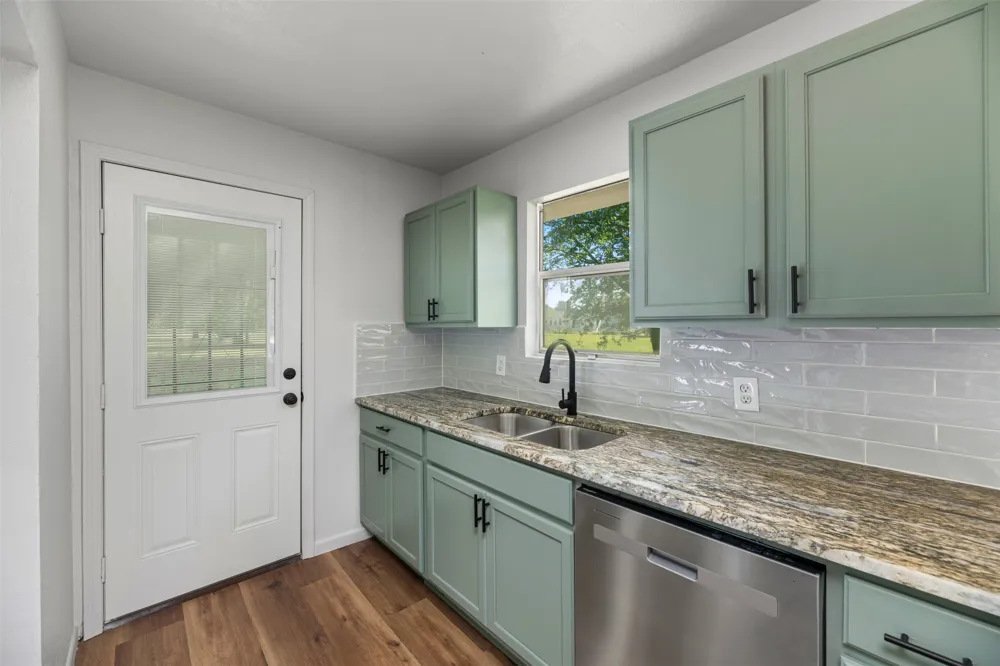 103 Ivy Street Goodlow, TX 75144