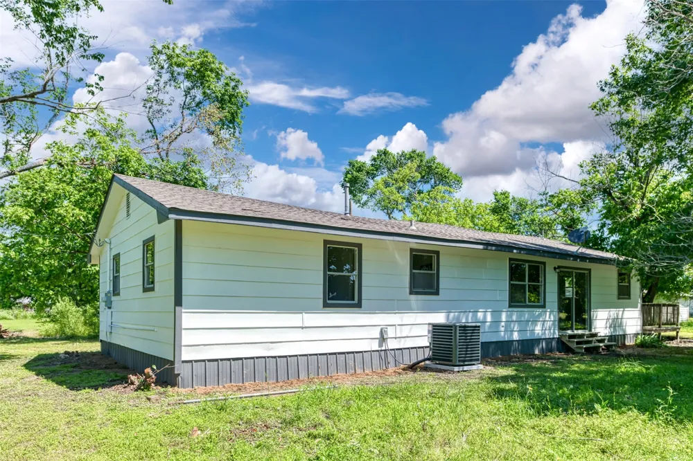 103 Ivy Street Goodlow, TX 75144