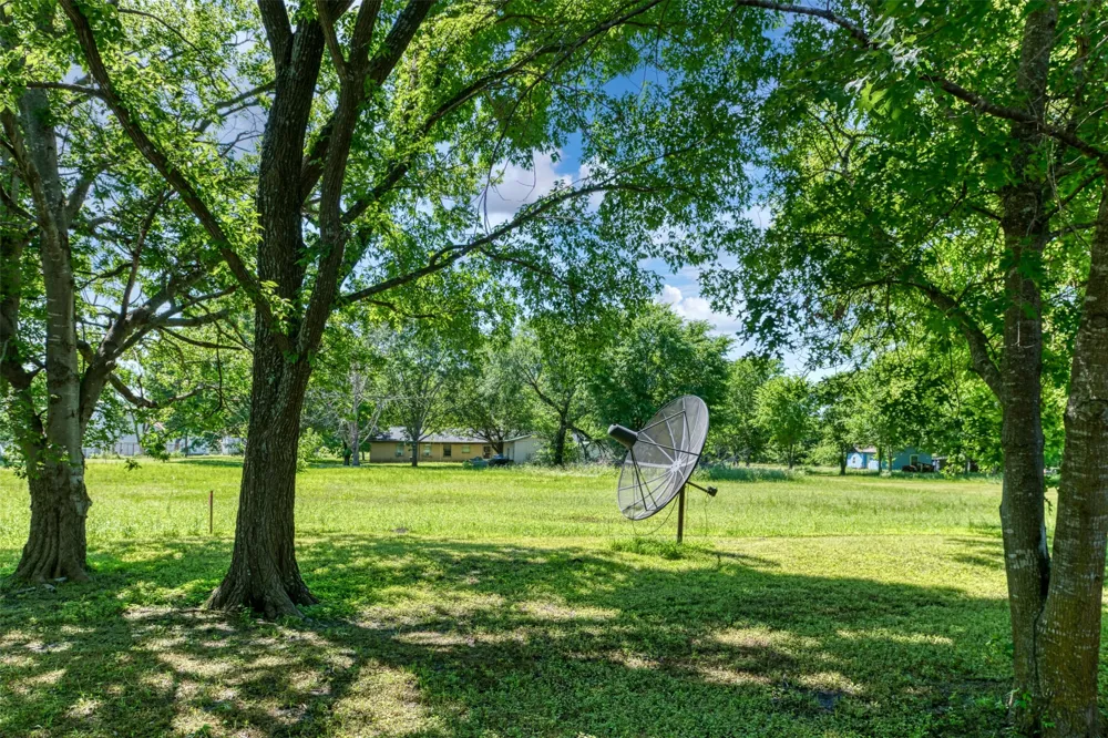 103 Ivy Street Goodlow, TX 75144