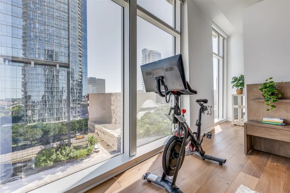 1918 Olive Street #701 Dallas, TX 75201