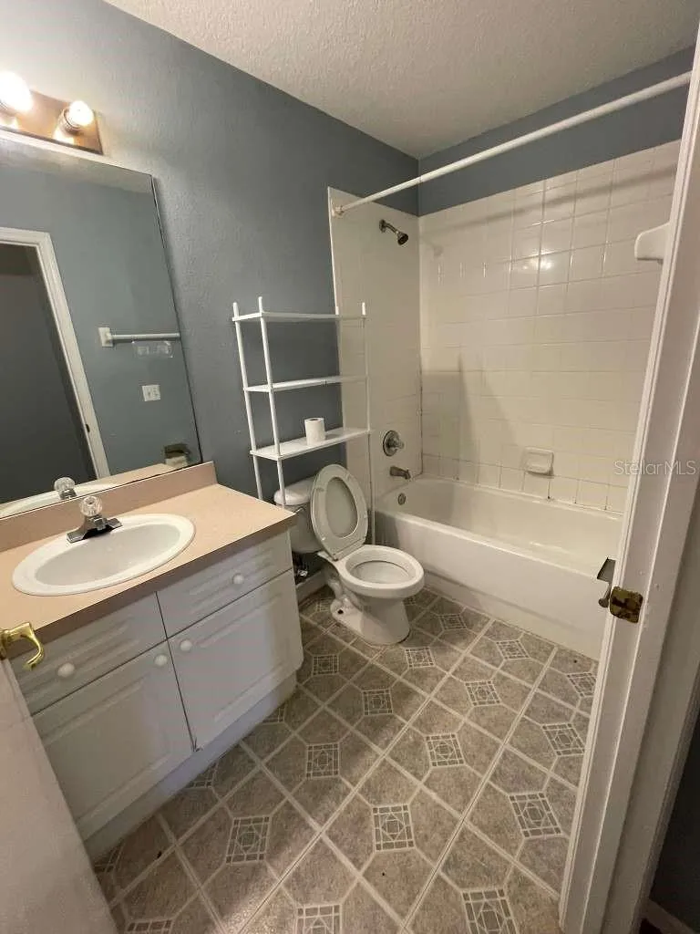 241 CARIBBEAN DRIVE #Front Unit Davenport, FL 33897