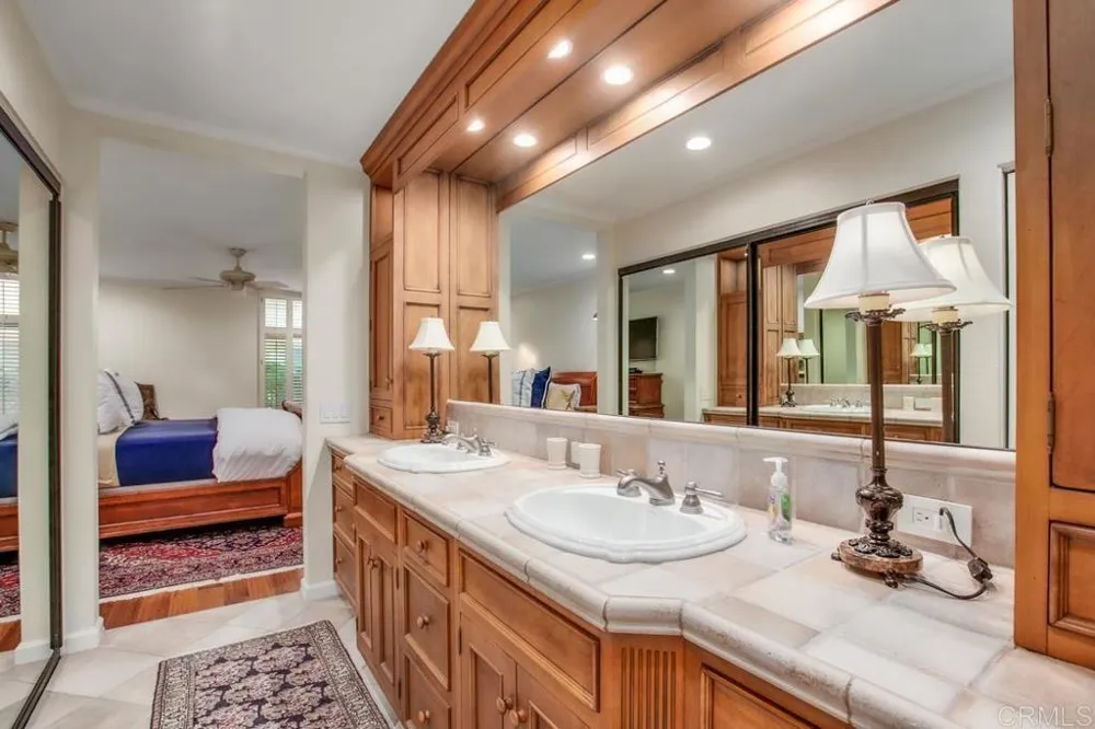 373 Coast Blvd #2 La Jolla, CA 92037
