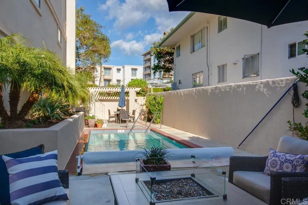 373 Coast Blvd #2 La Jolla, CA 92037