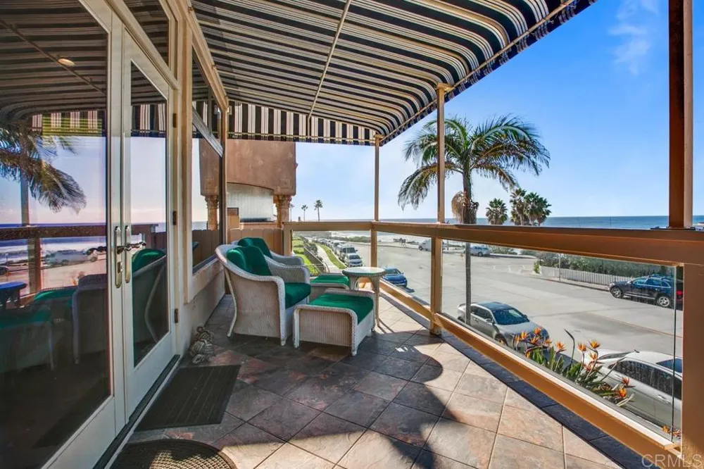373 Coast Blvd #2 La Jolla, CA 92037