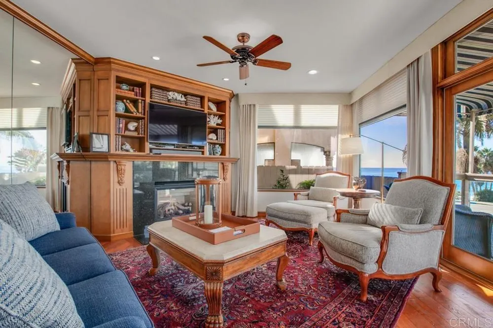 373 Coast Blvd #2 La Jolla, CA 92037