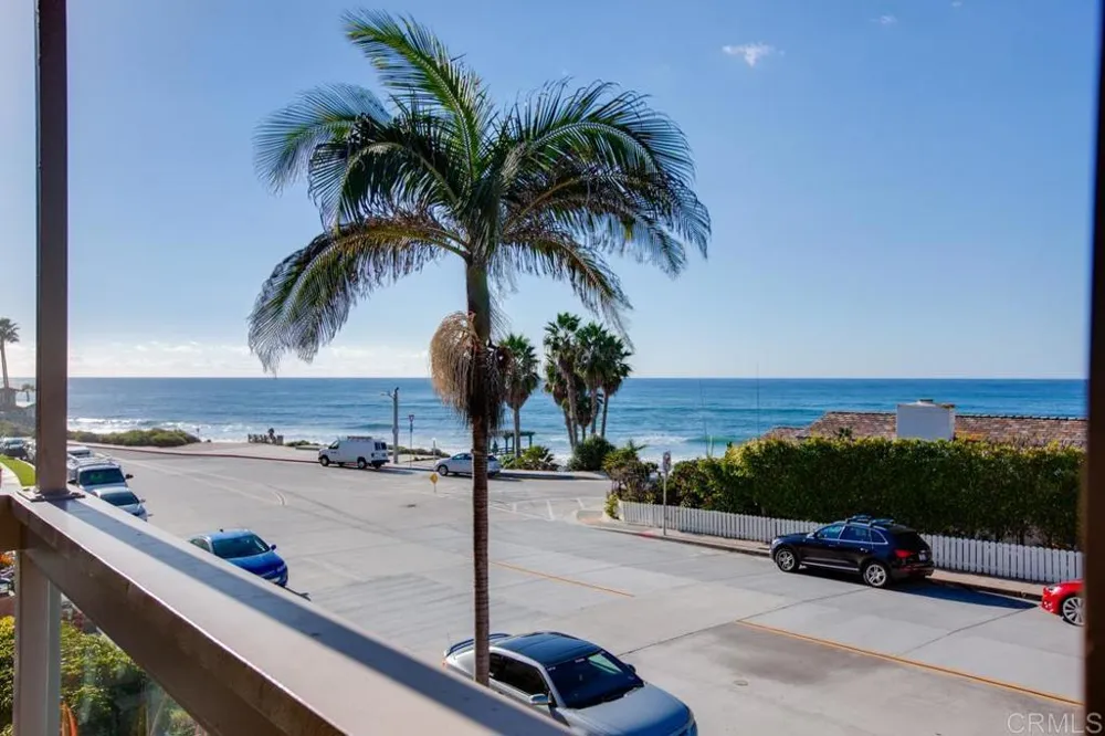 373 Coast Blvd #2 La Jolla, CA 92037