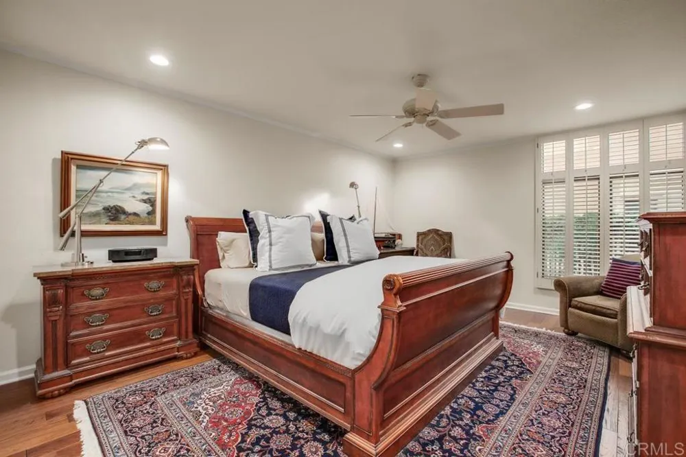 373 Coast Blvd #2 La Jolla, CA 92037