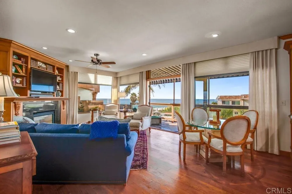 373 Coast Blvd #2 La Jolla, CA 92037