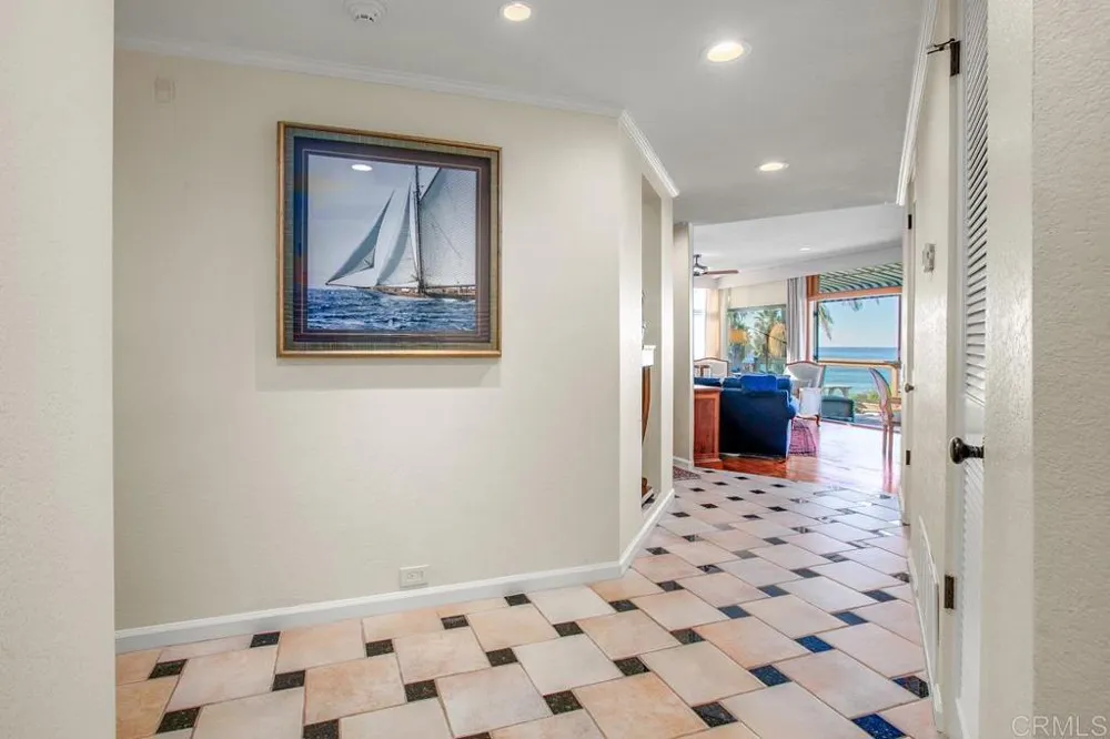 373 Coast Blvd #2 La Jolla, CA 92037
