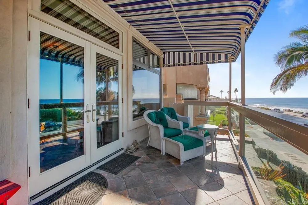 373 Coast Blvd #2 La Jolla, CA 92037