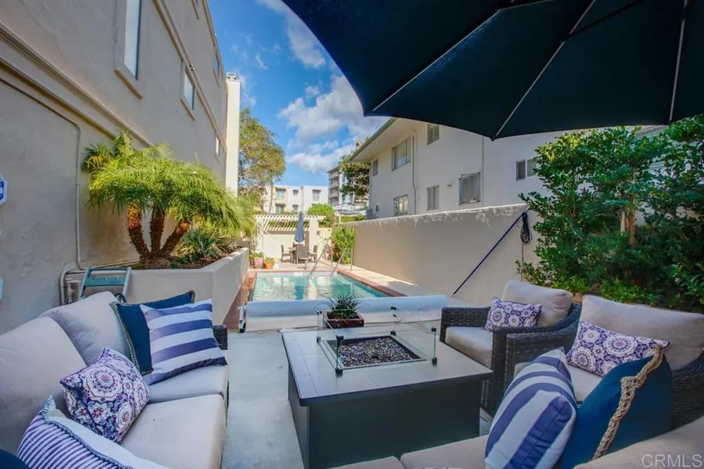 373 Coast Blvd #2 La Jolla, CA 92037