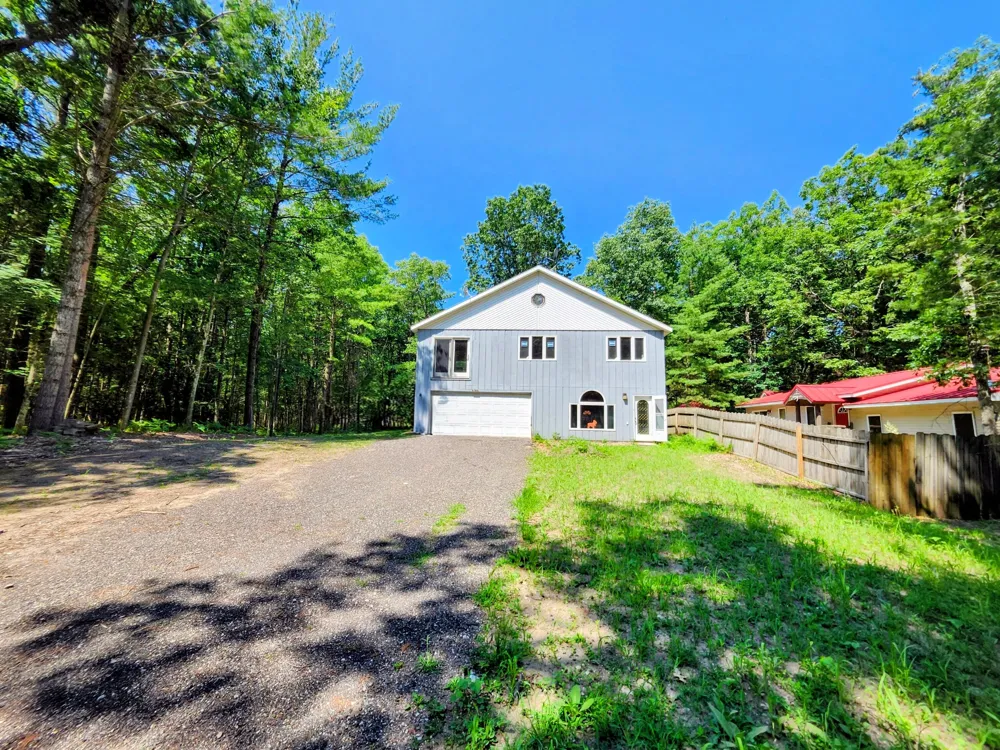 6395 S Lakeshore Drive Pentwater, MI 49449