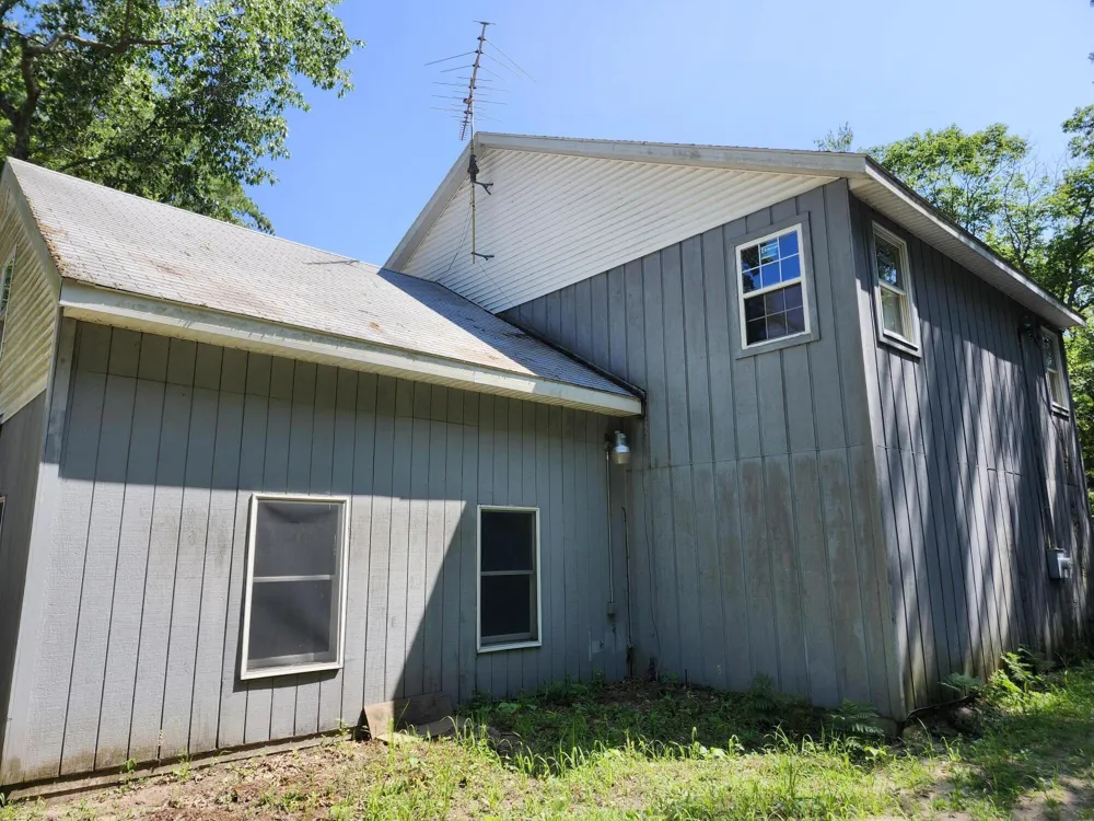6395 S Lakeshore Drive Pentwater, MI 49449