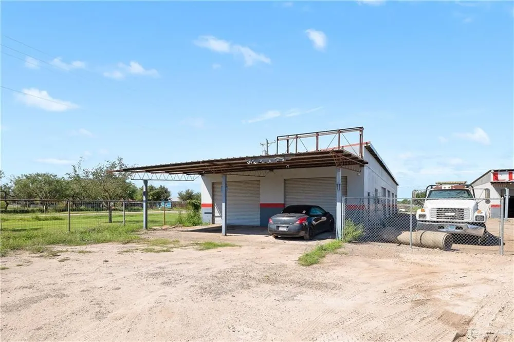 7705 La Homa Palmview, TX 78574