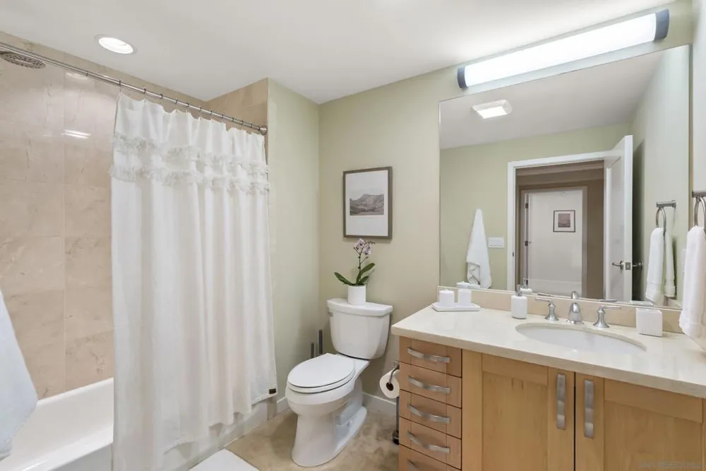 5420 La Jolla Blvd #B302 La Jolla, CA 92037