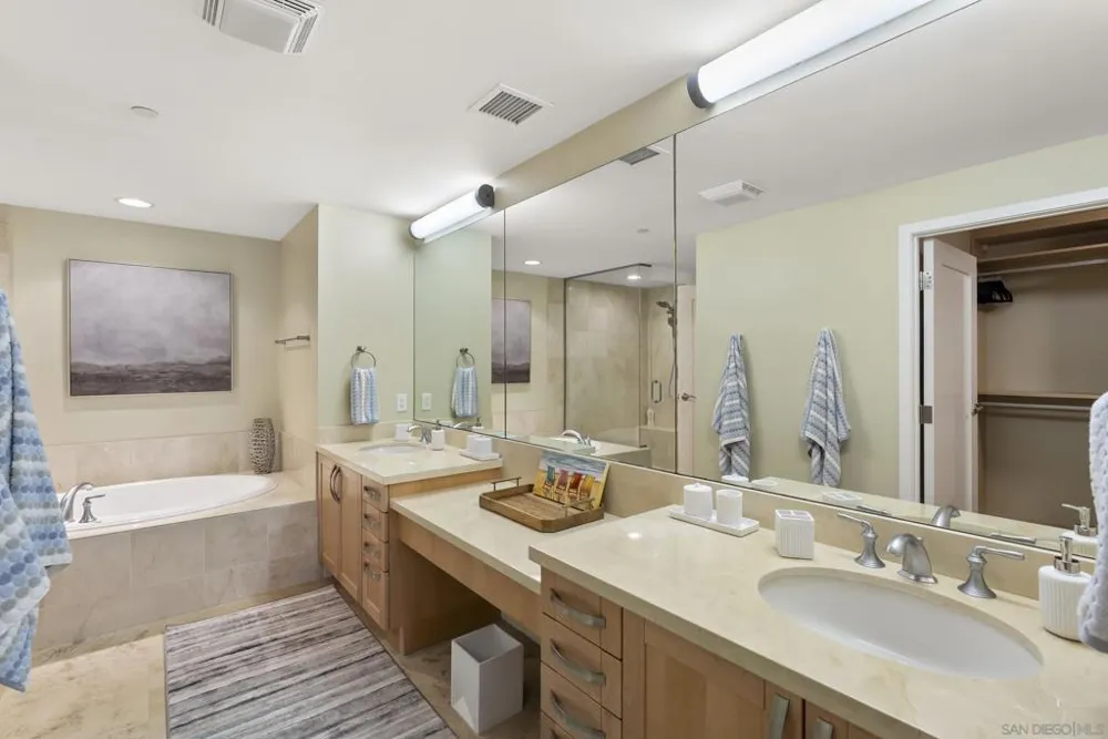 5420 La Jolla Blvd #B302 La Jolla, CA 92037