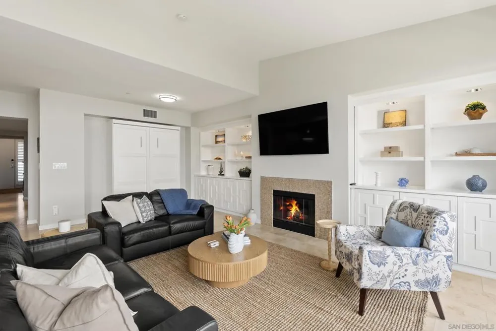 5420 La Jolla Blvd #B302 La Jolla, CA 92037