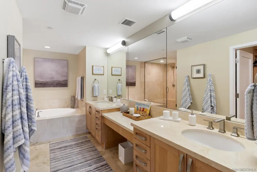 5420 La Jolla Blvd #B302 La Jolla, CA 92037