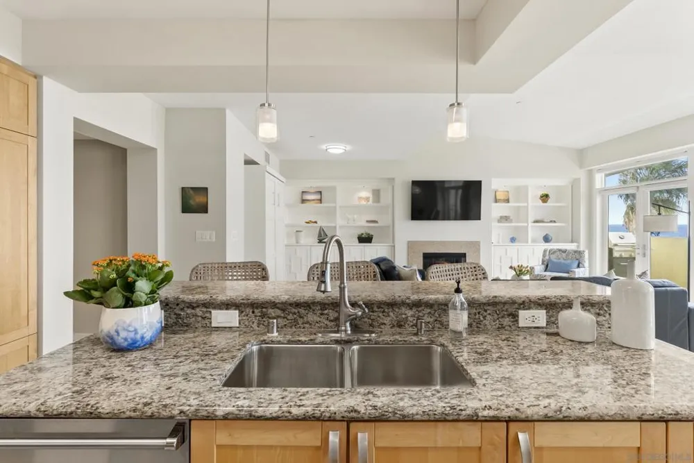 5420 La Jolla Blvd #B302 La Jolla, CA 92037