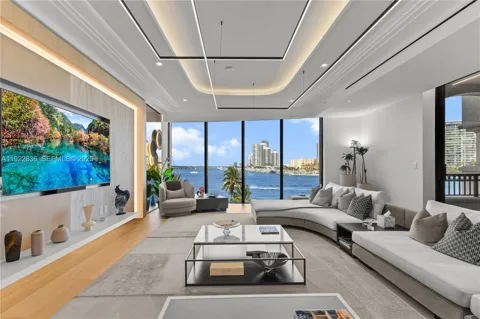 6800 Fisher Island Dr #6842