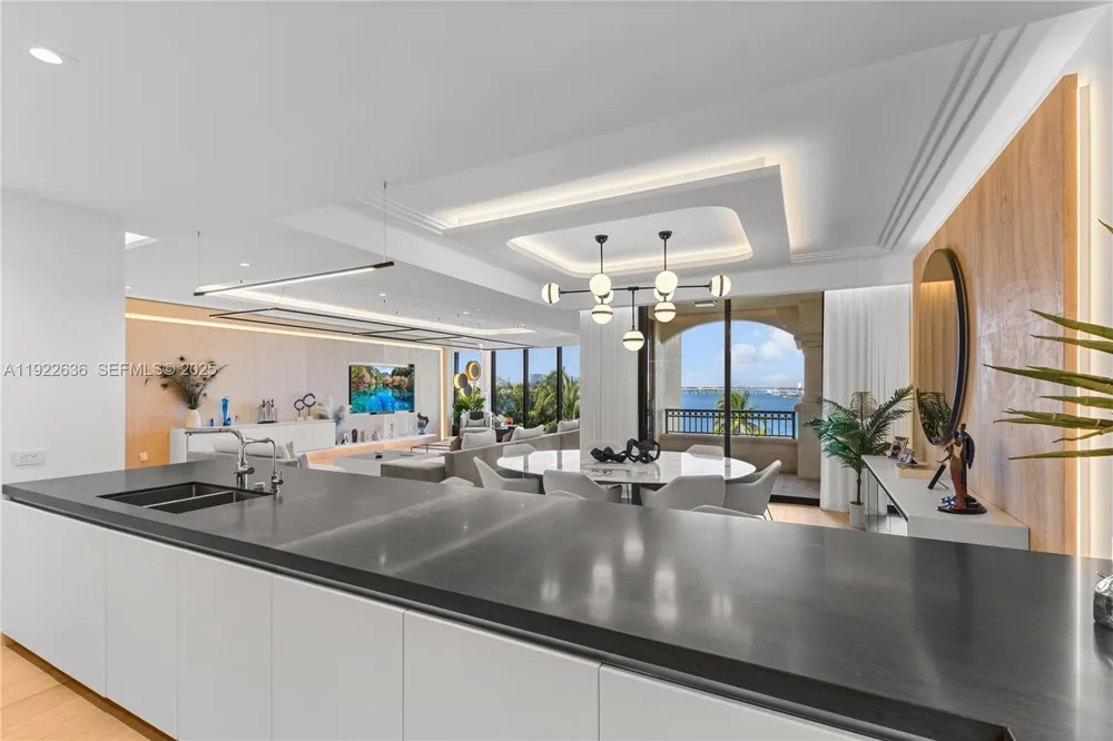 6800 Fisher Island Dr #6842 Miami Beach, FL 33109