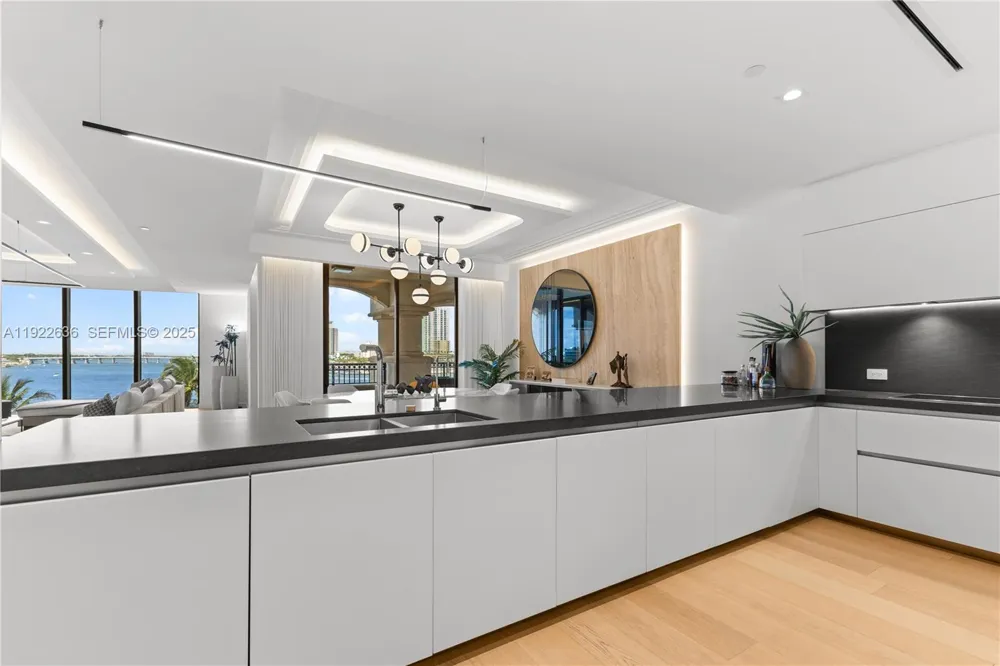 6800 Fisher Island Dr #6842 Miami Beach, FL 33109