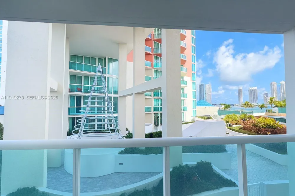 3370 Hidden Bay Dr #511 Aventura, FL 33180