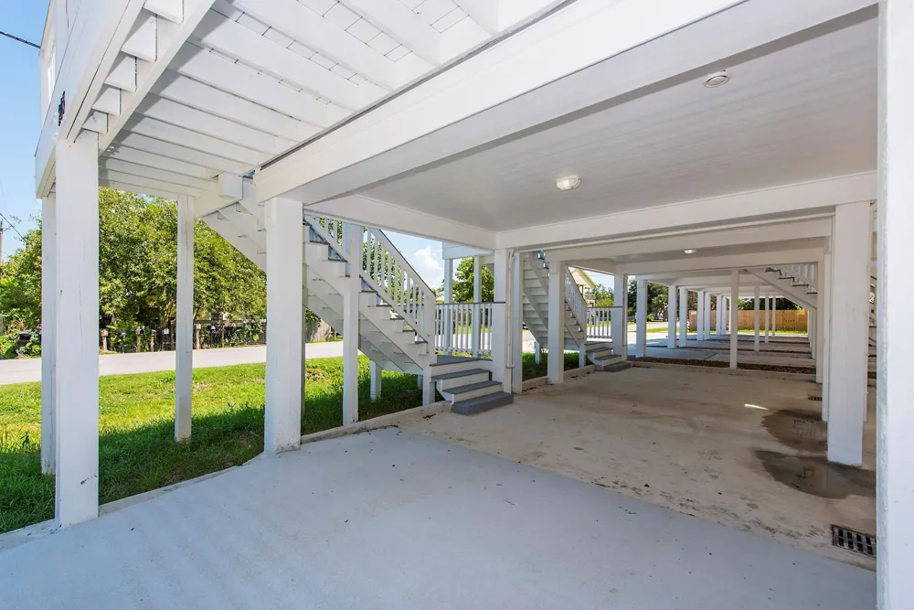 203 6th St #D San Leon, TX 77539