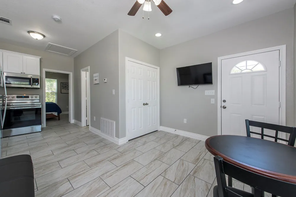203 6th St #D San Leon, TX 77539
