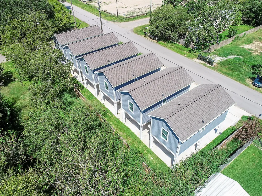 203 6th St #D San Leon, TX 77539