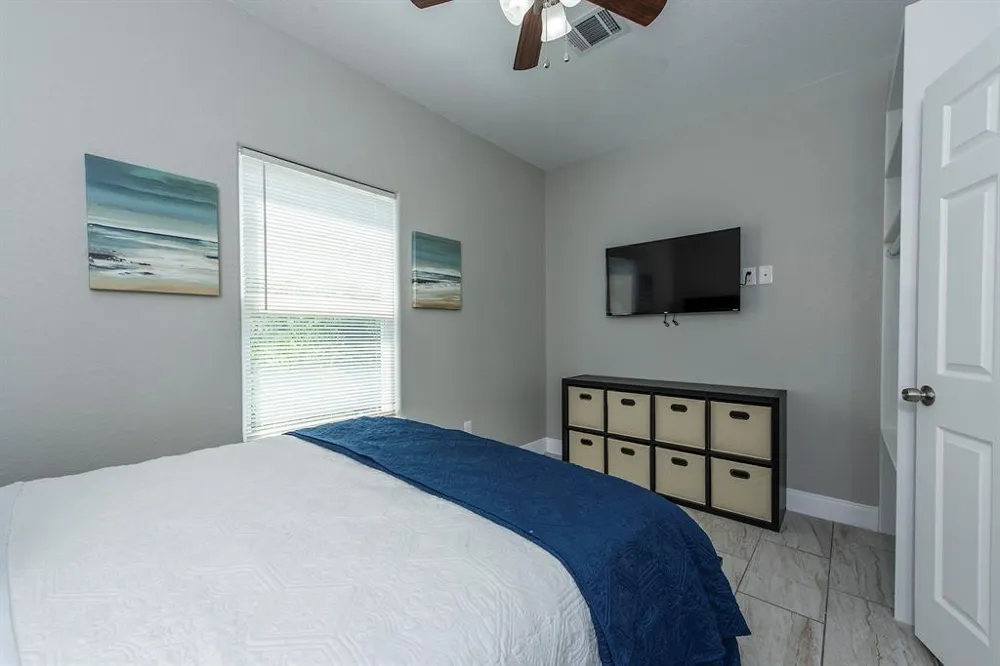 203 6th St #D San Leon, TX 77539