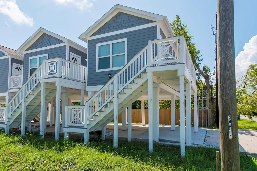 203 6th St #D San Leon, TX 77539