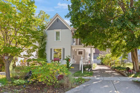 612 Clinton Street