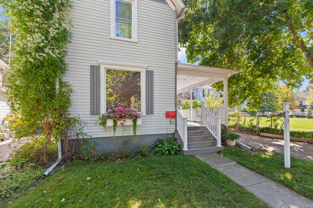 612 Clinton Street Adrian, MI 49221