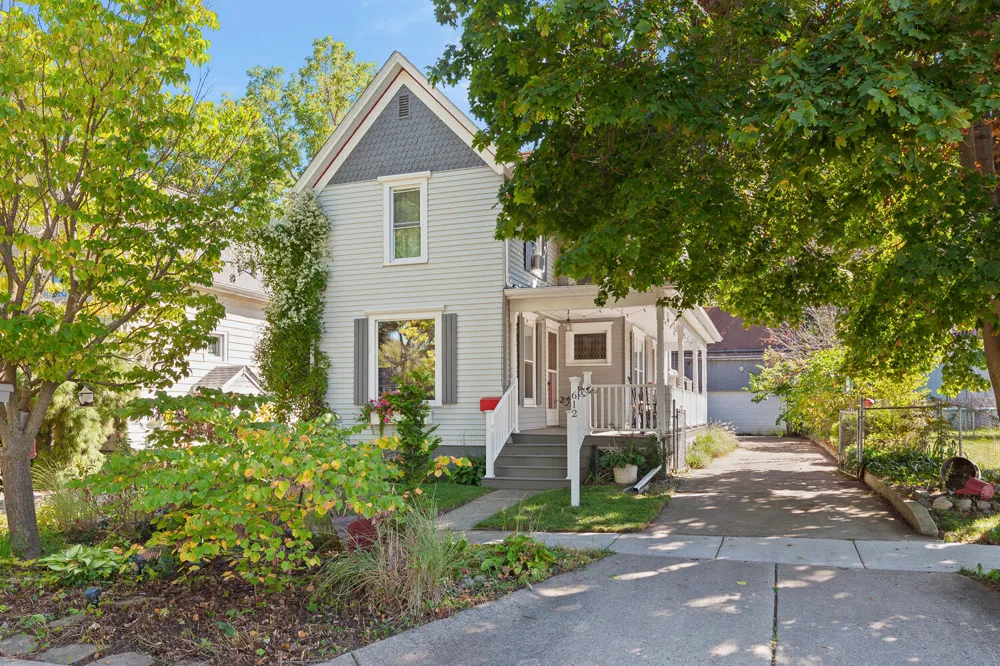 612 Clinton Street Adrian, MI 49221