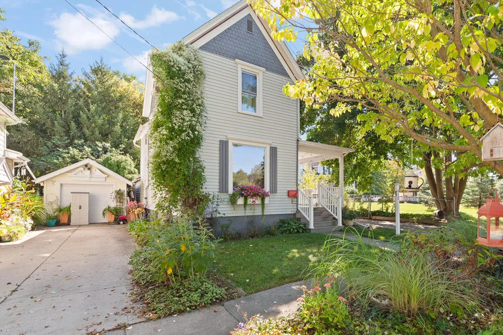 612 Clinton Street Adrian, MI 49221