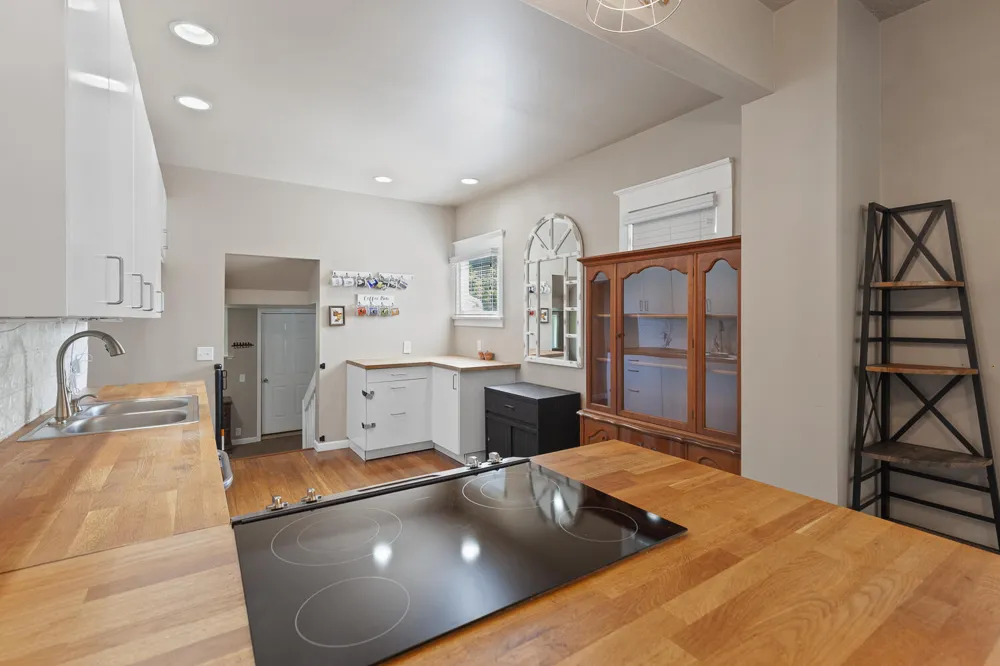 612 Clinton Street Adrian, MI 49221