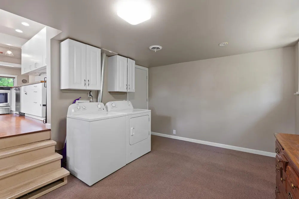 612 Clinton Street Adrian, MI 49221