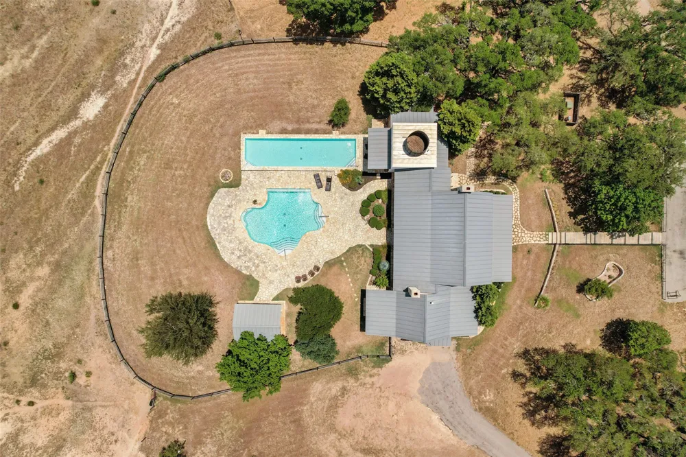 140 Lantana Drive Johnson City, TX 78636