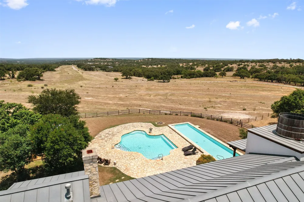 140 Lantana Drive Johnson City, TX 78636