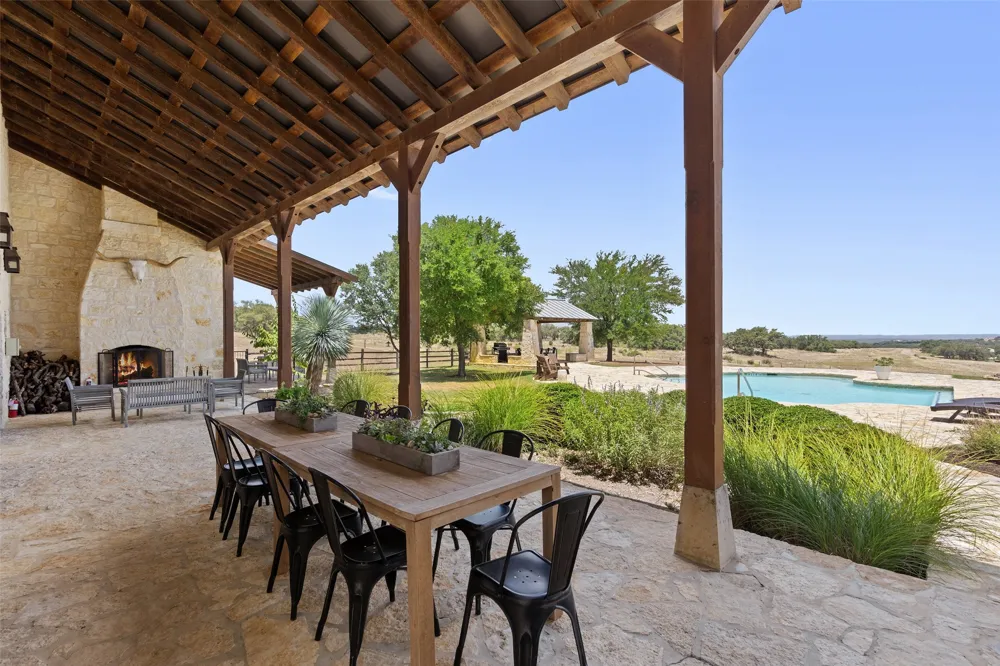 140 Lantana Drive Johnson City, TX 78636