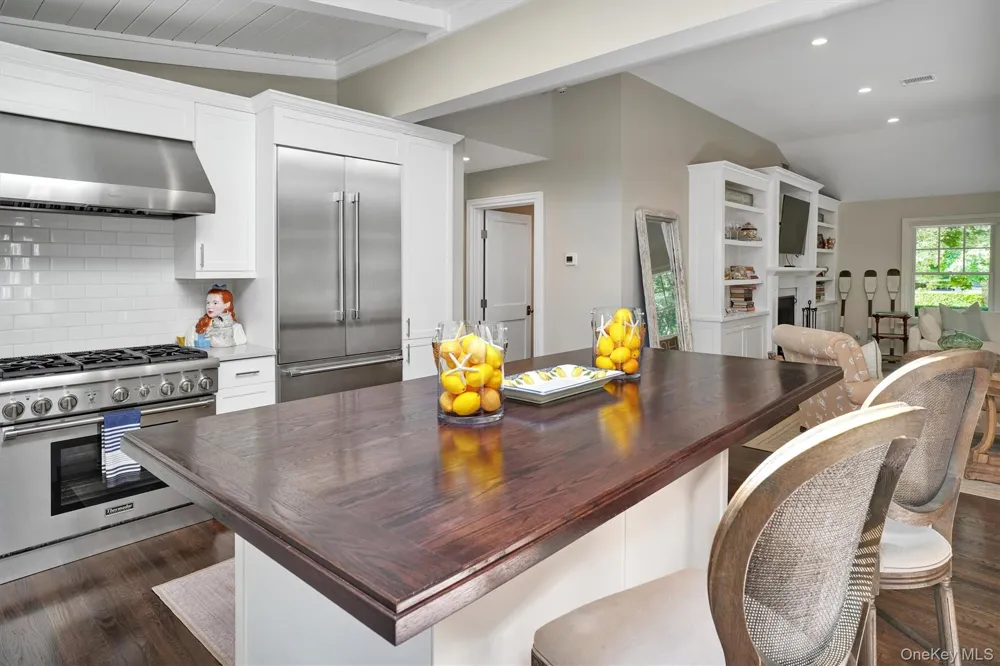 32 White Oak Lane Westhampton Beach, NY 11978