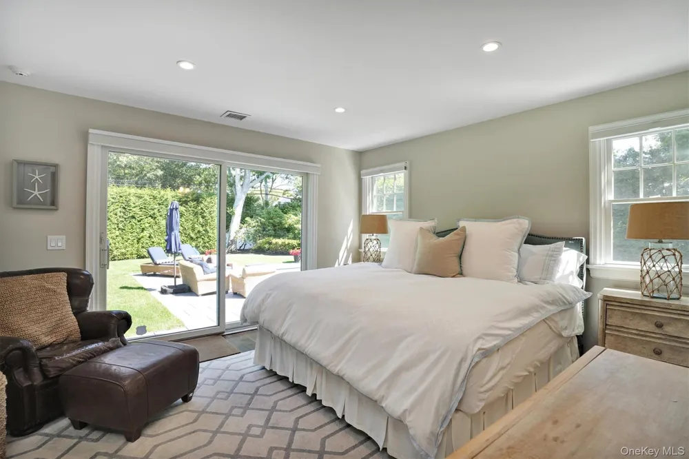 32 White Oak Lane Westhampton Beach, NY 11978