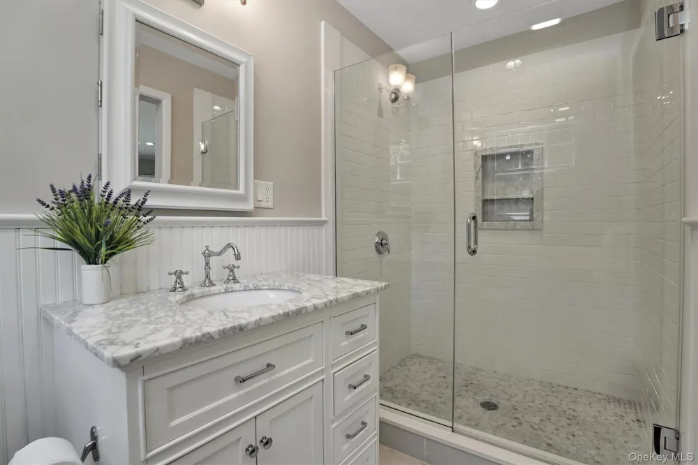 32 White Oak Lane Westhampton Beach, NY 11978