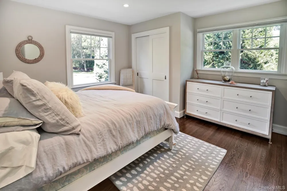 32 White Oak Lane Westhampton Beach, NY 11978
