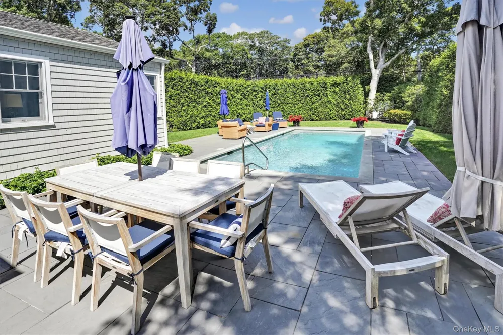 32 White Oak Lane Westhampton Beach, NY 11978