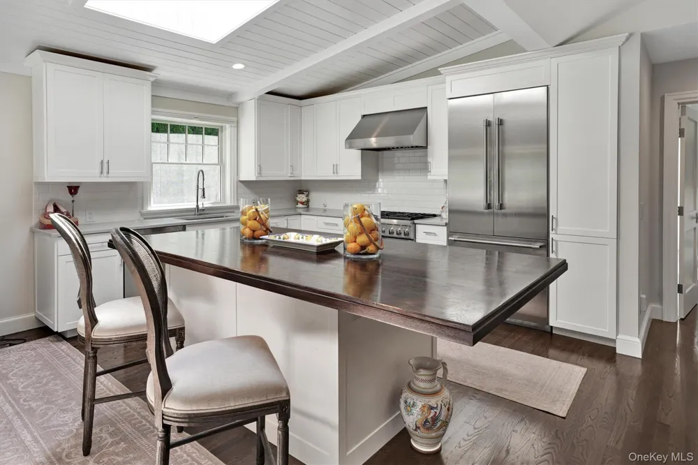 32 White Oak Lane Westhampton Beach, NY 11978